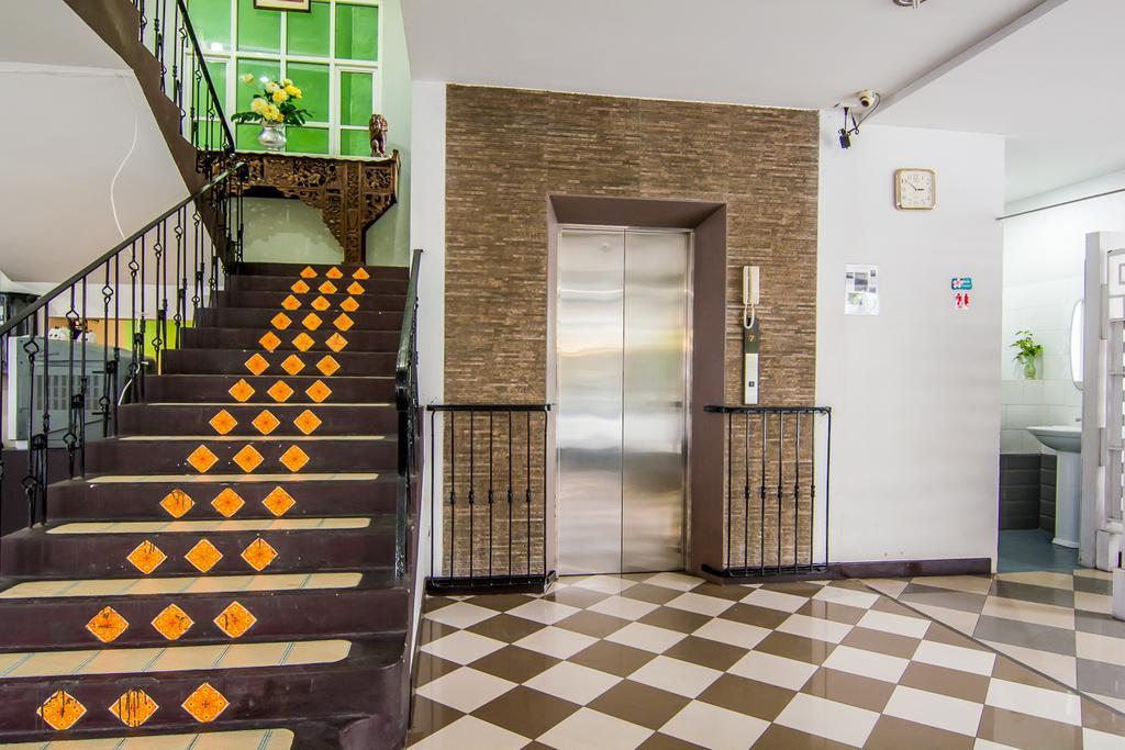Sutus Court 1 Hotel Pattaya Bagian luar foto