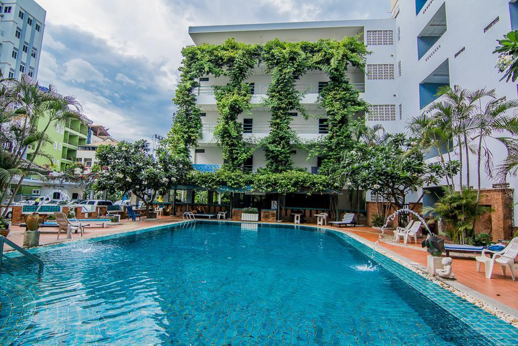 Sutus Court 1 Hotel Pattaya Bagian luar foto