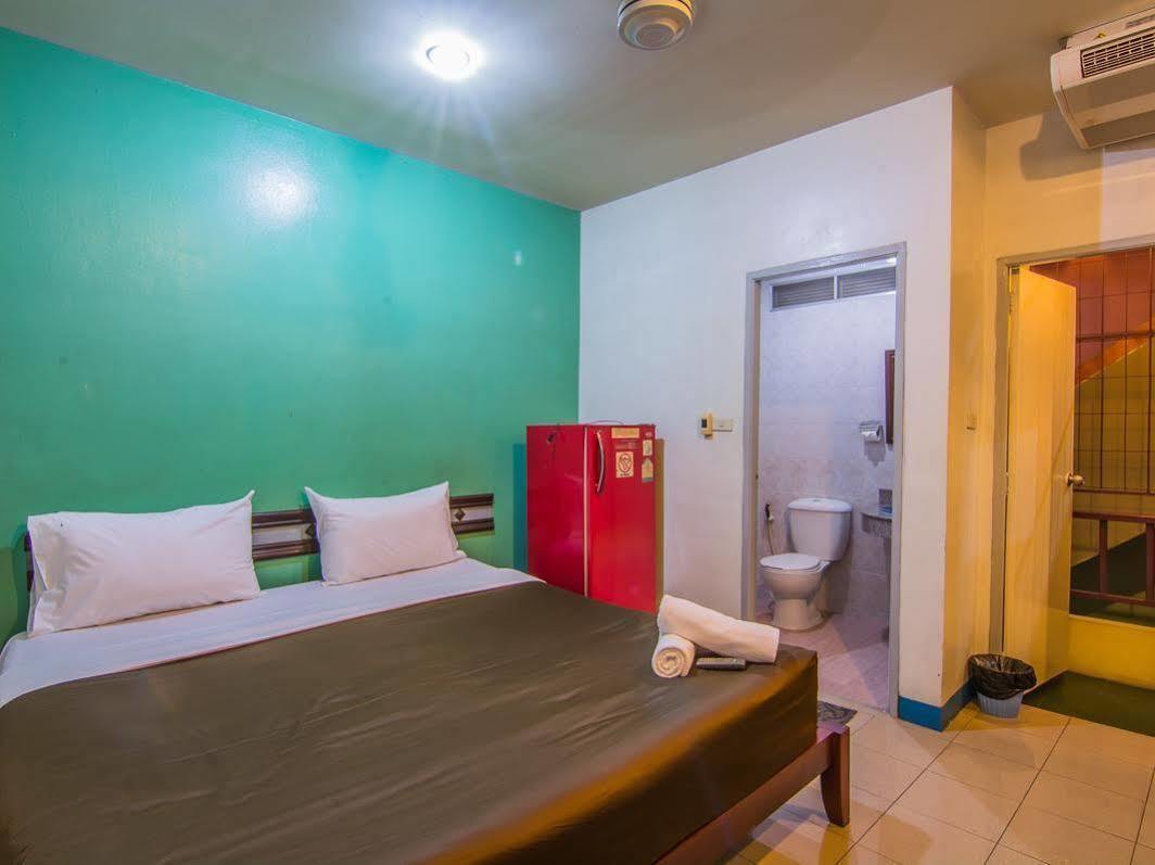 Sutus Court 1 Hotel Pattaya Bagian luar foto