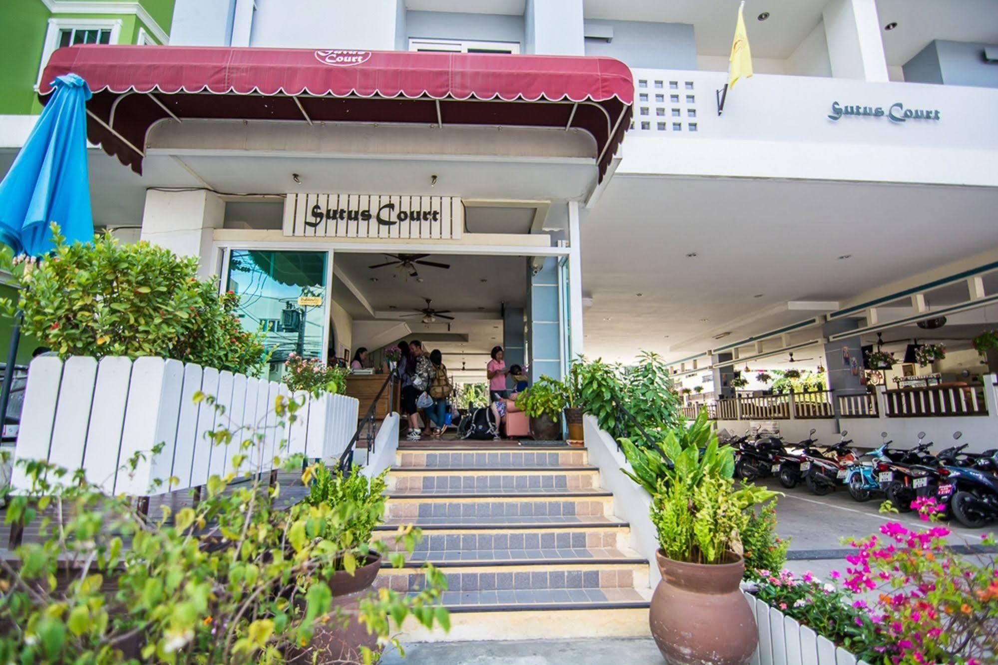 Sutus Court 1 Hotel Pattaya Bagian luar foto